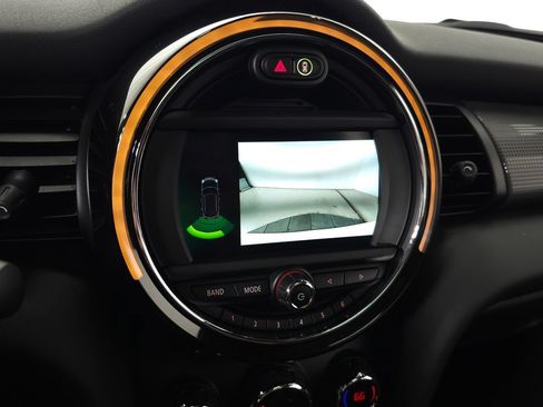Used 2021 MINI Cooper 4-Door Hardtop FWD image 23