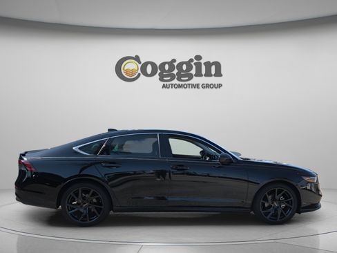 Used 2023 Honda Accord EX image 6