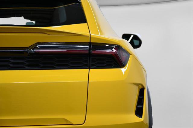 Used 2025 Lamborghini Urus SE AWD/4WD image 7
