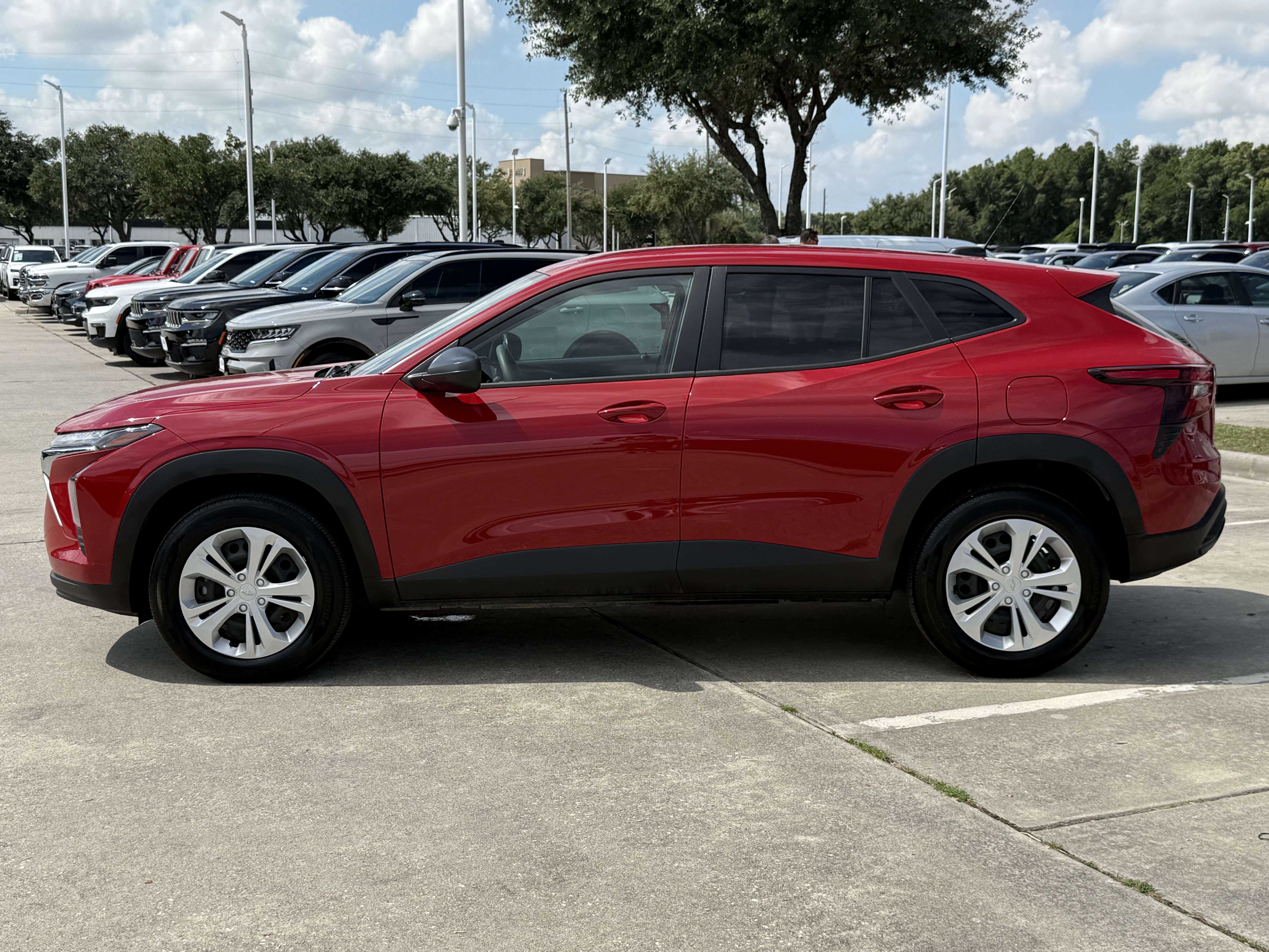 Used 2026 Chevrolet Trax LS FWD image 9