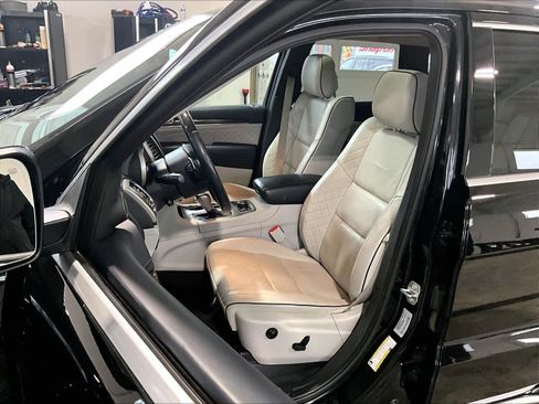 Used 2017 Jeep Grand Cherokee Summit image 10
