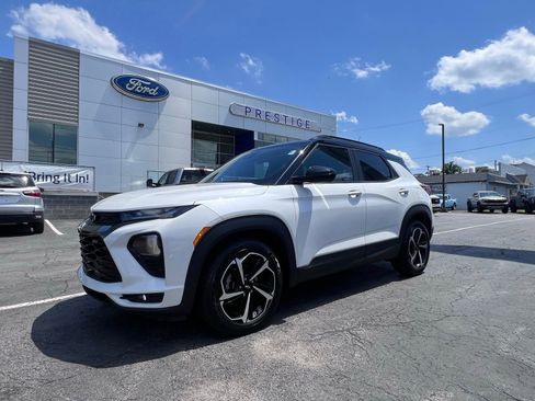 Used 2021 Chevrolet TrailBlazer RS w/ Sun and Liftgate Package FWD image 4