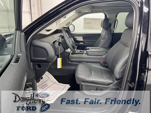 New 2025 Ford Expedition Active AWD/4WD image 28