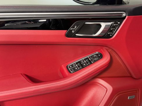 Used 2024 Porsche Macan S image 28