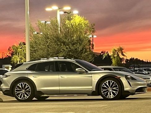 Used 2023 Porsche Taycan 4 Cross Turismo image 4