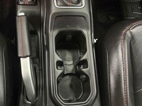 Used 2021 Jeep Wrangler Unlimited Rubicon AWD/4WD image 36