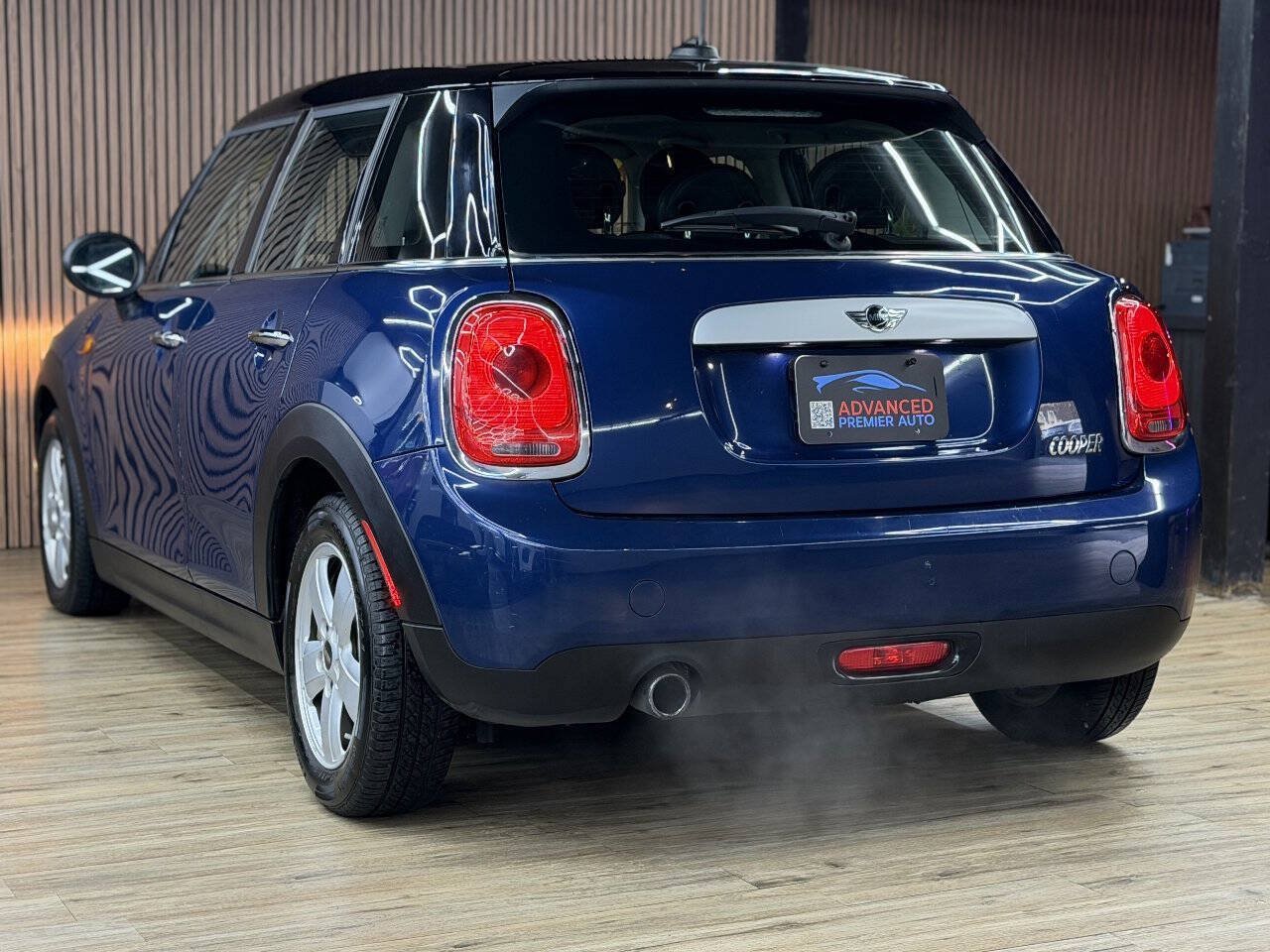 Used 2015 MINI Cooper 4-Door Hardtop FWD image 12