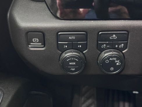 Certified 2023 Chevrolet Silverado 1500 LT image 21