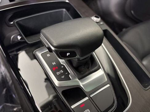 Used 2023 Audi Q5 2.0T Premium w/ Convenience Package image 32