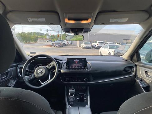 Used 2024 Nissan Rogue S FWD image 15