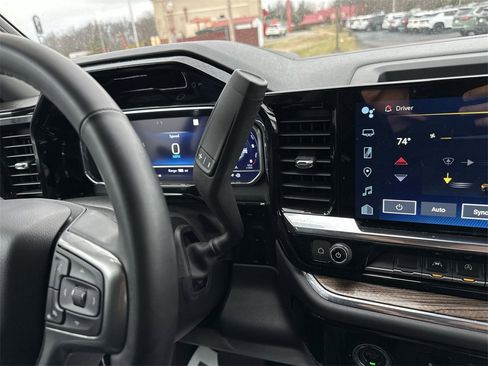 Used 2023 Chevrolet Silverado 1500 LT image 19