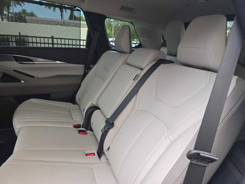 Certified 2026 INFINITI QX60 Luxe w/ Cargo Package FWD image 12