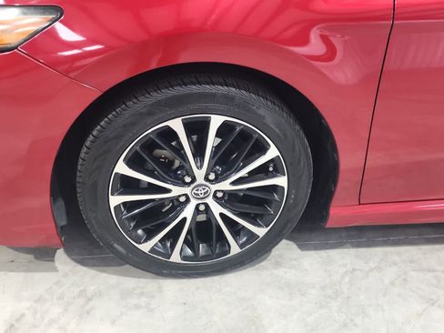 Used 2019 Toyota Camry SE image 9