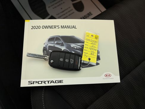 Used 2020 Kia Sportage LX image 31