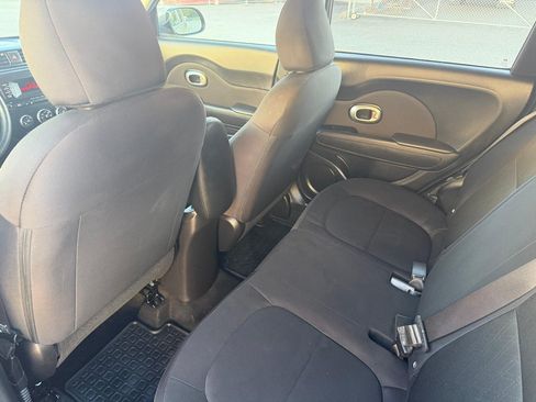 Used 2016 Kia Soul FWD image 13