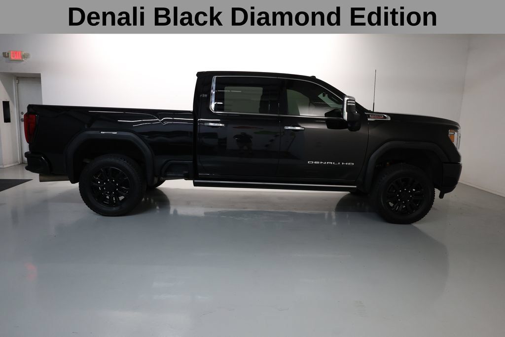 Used 2023 GMC Sierra 2500 Denali w/ Denali Black Diamond Edition AWD/4WD image 11