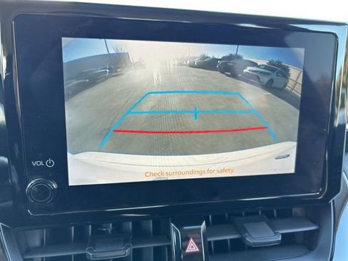 Used 2023 Toyota Corolla LE image 12