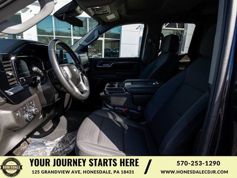 Used 2023 Chevrolet Silverado 1500 LT image 25