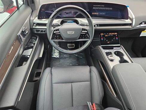 New 2026 Cadillac Vistiq Sport w/ LPO, Floor Liner Package image 13