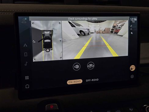 Used 2025 Land Rover Defender 90 X-Dynamic SE image 27