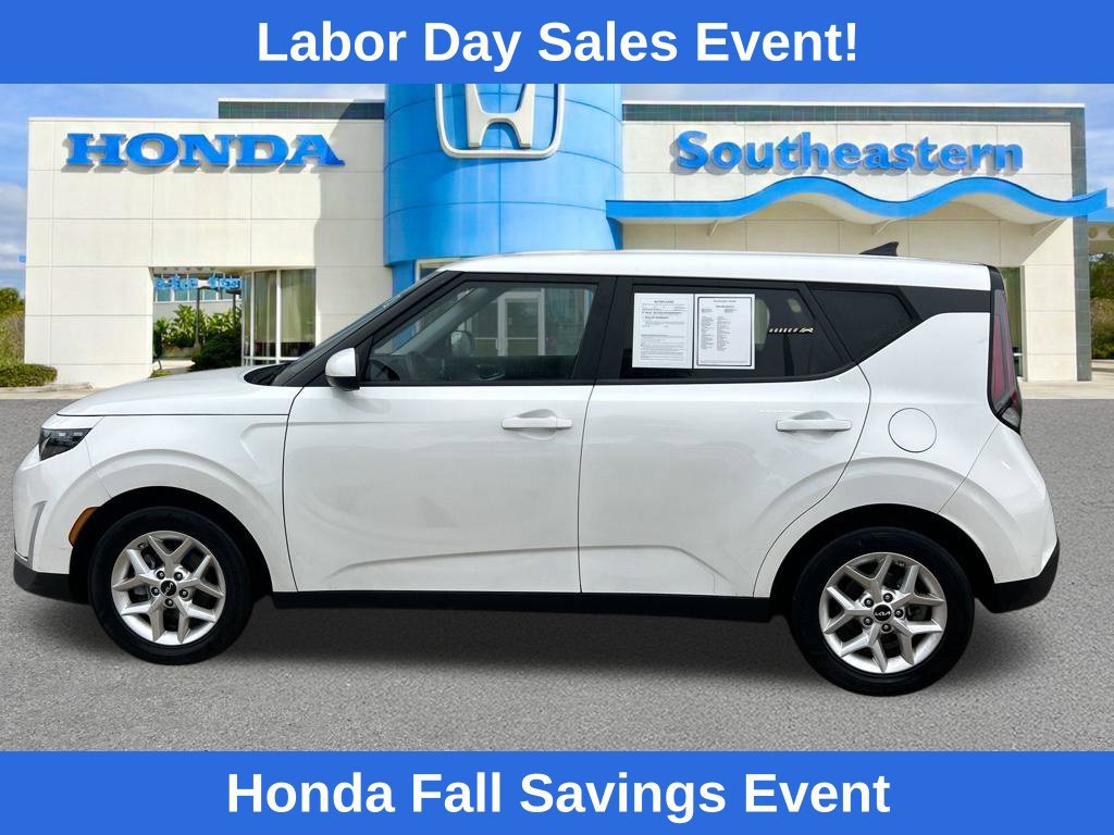 Used 2024 Kia Soul LX w/ Option Group 015 FWD image 6