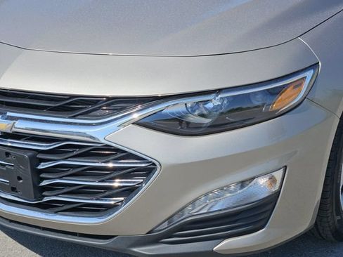 Used 2025 Chevrolet Malibu LT FWD image 9