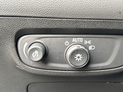 Used 2024 Buick Encore GX Sport Touring image 20