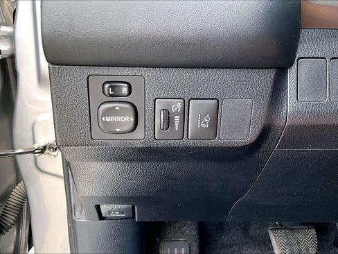 Used 2018 Toyota RAV4 XLE w/ Plus Extra Value Package image 34