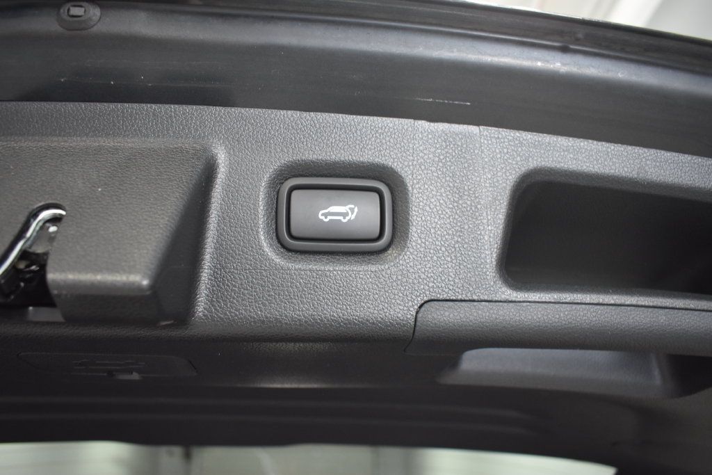 Used 2023 Hyundai Santa Fe SEL w/ Premium Package AWD/4WD image 34