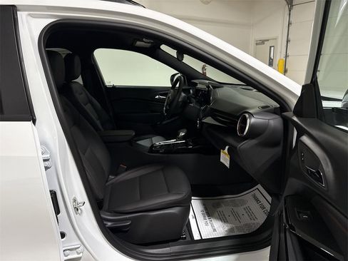 New 2026 Chevrolet Trax RS w/ Driver Confidence Package image 21