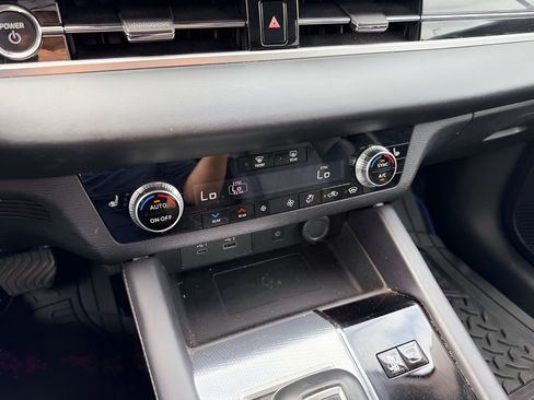 Used 2024 Mitsubishi Outlander SEL AWD/4WD image 14