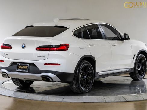 Used 2025 BMW X4 xDrive30i image 10