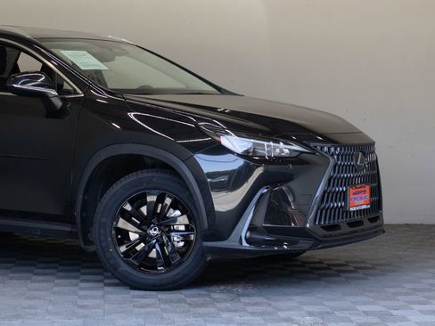 Used 2023 Lexus NX 250 FWD w/ Cold Area Package image 3