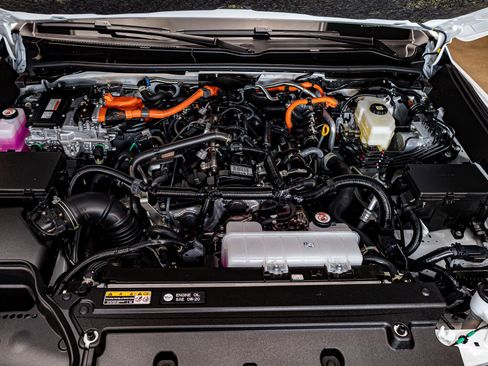 Used 2025 Toyota 4Runner TRD Off-Road image 32