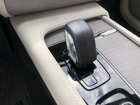 New 2025 Volvo XC90 B6 Plus w/ Protection Package Premier image 27