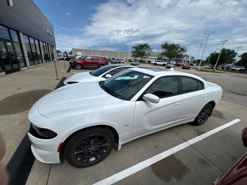 Used 2018 Dodge Charger GT AWD/4WD image 4