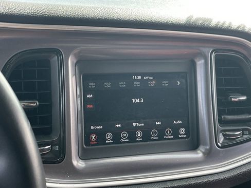 Used 2019 Dodge Challenger SXT image 6