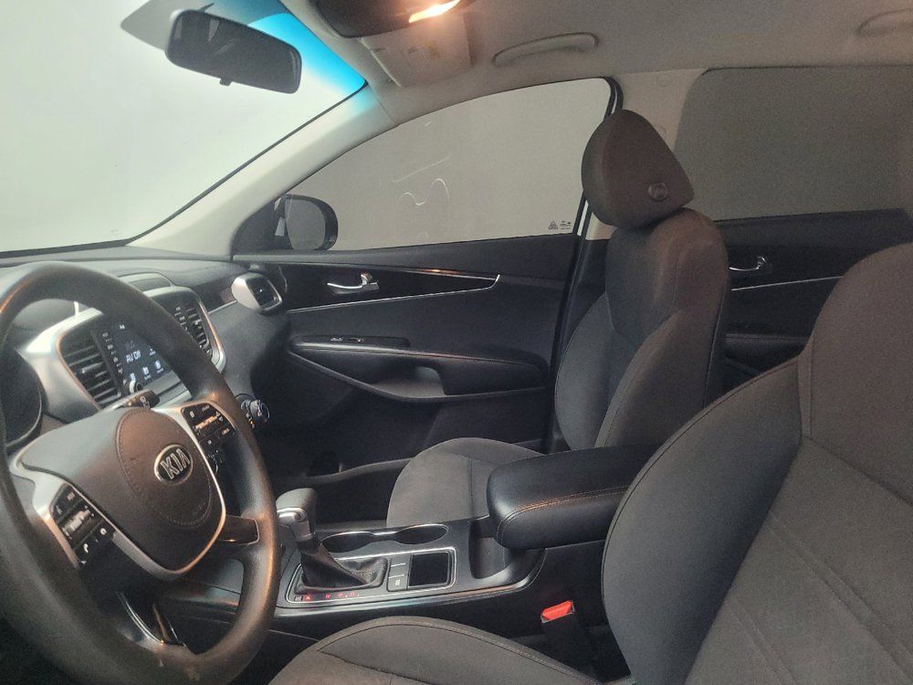 Used 2020 Kia Sorento FWD V6 image 17