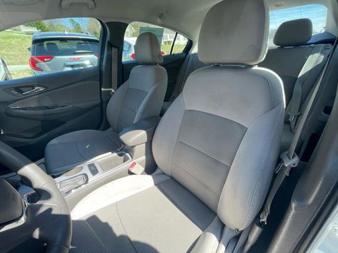 Used 2016 Chevrolet Cruze LS image 16