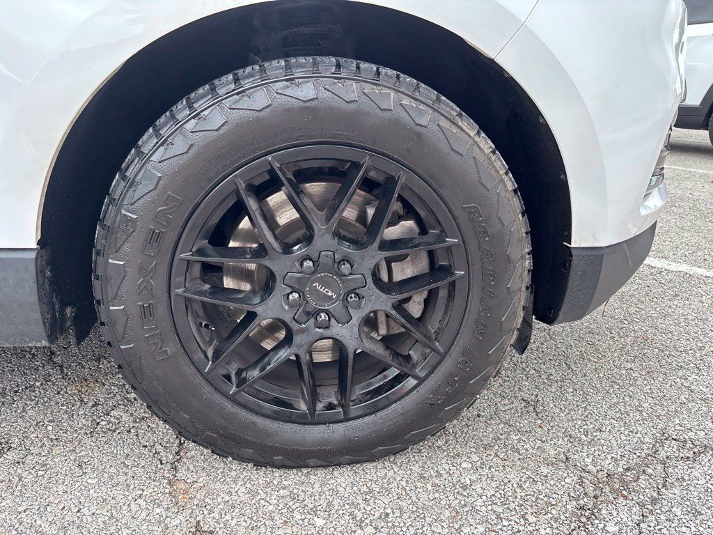 Used 2024 Ford Edge SEL AWD/4WD image 10