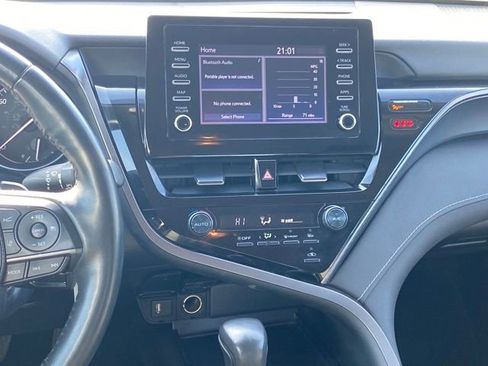 Used 2023 Toyota Camry SE image 8