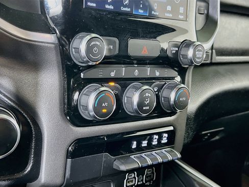 Used 2022 RAM 1500 Big Horn AWD/4WD image 16