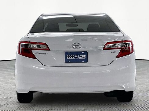 Used 2014 Toyota Camry LE image 5