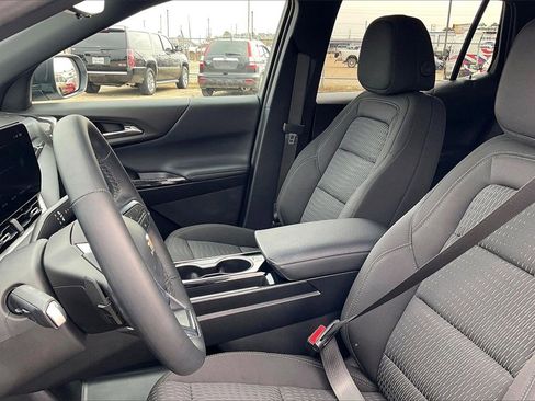 Certified 2025 Chevrolet Equinox LT w/ Safety and Technology Package image 18