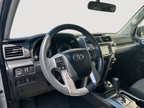 Used 2019 Toyota 4Runner SR5 AWD/4WD image 11