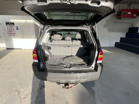 Used 2007 Ford Escape XLS image 5