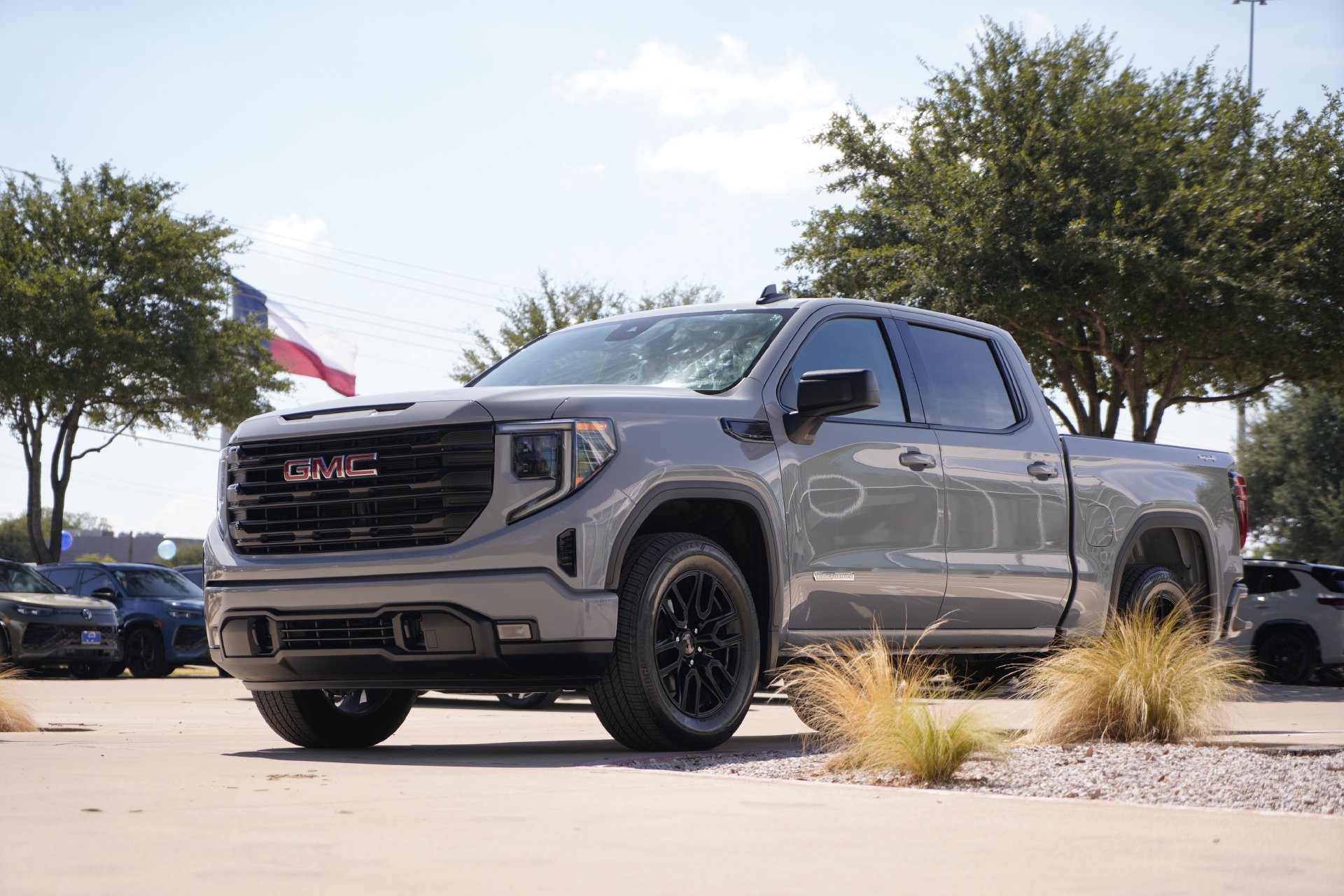 Used 2024 GMC Sierra 1500 Elevation AWD/4WD image 7