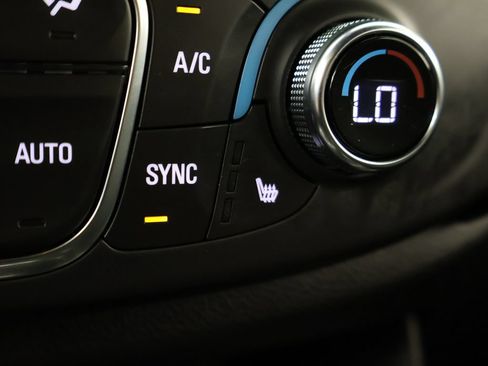 Used 2023 Chevrolet Traverse LT FWD image 55