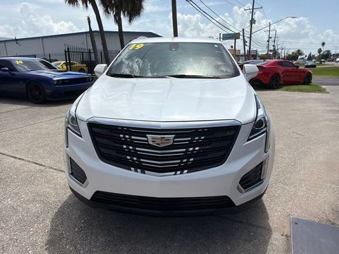 Used 2019 Cadillac XT5 FWD image 3