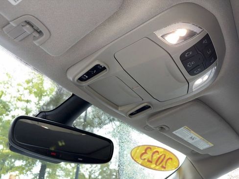 Used 2023 Chrysler Pacifica Limited image 24